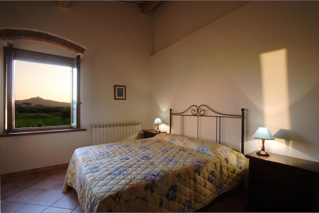 Agriturismo Quattro Pini 卡斯塔涅托卡尔杜奇 客房 照片
