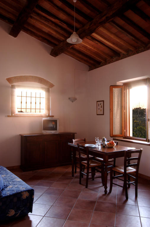 Agriturismo Quattro Pini 卡斯塔涅托卡尔杜奇 客房 照片